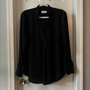 R Label medium Black Long-Sleeve V-Neck Women's Shirt The Reset